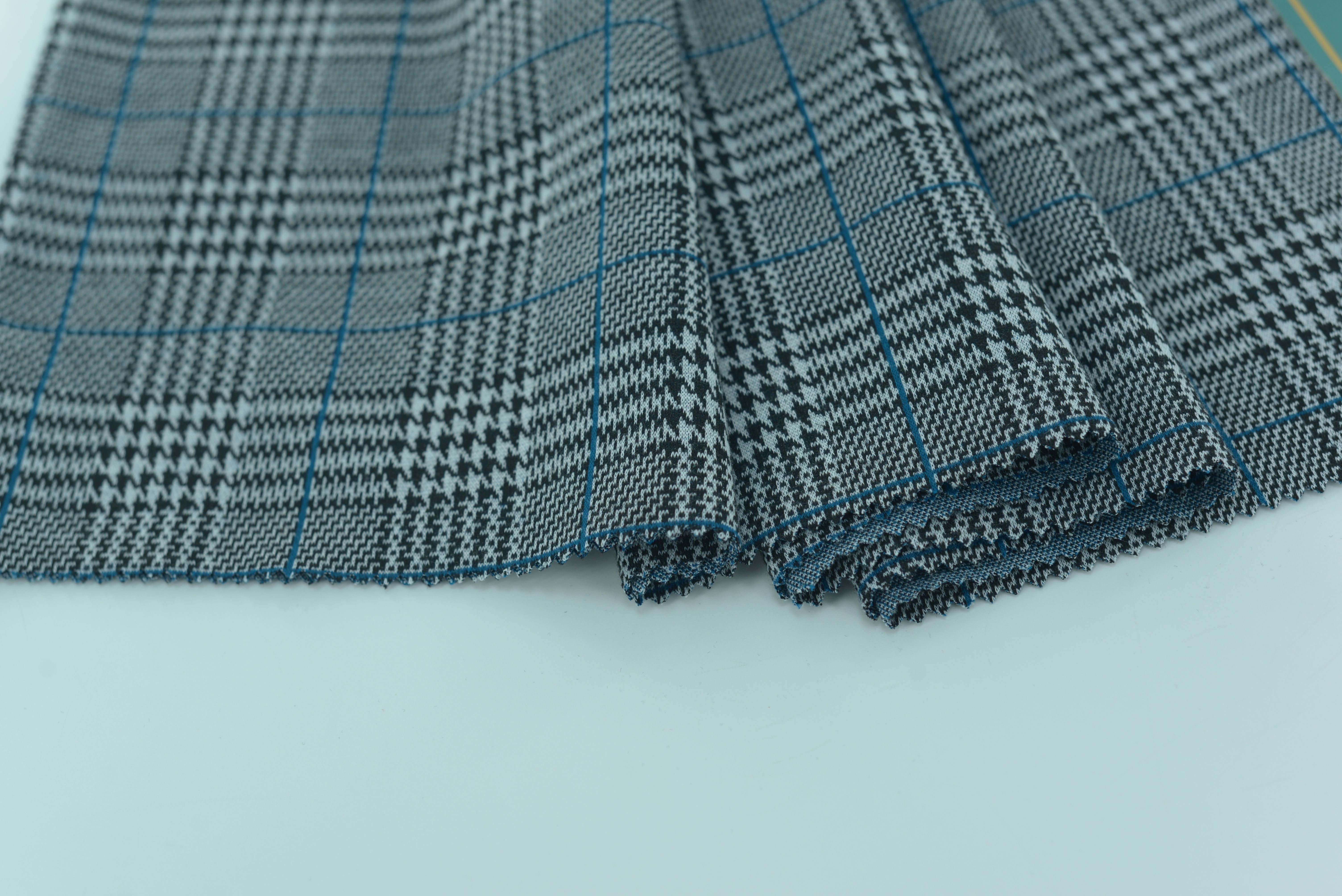 LX-P-16056 YARN DYE CHECK KNIT JACQUARD