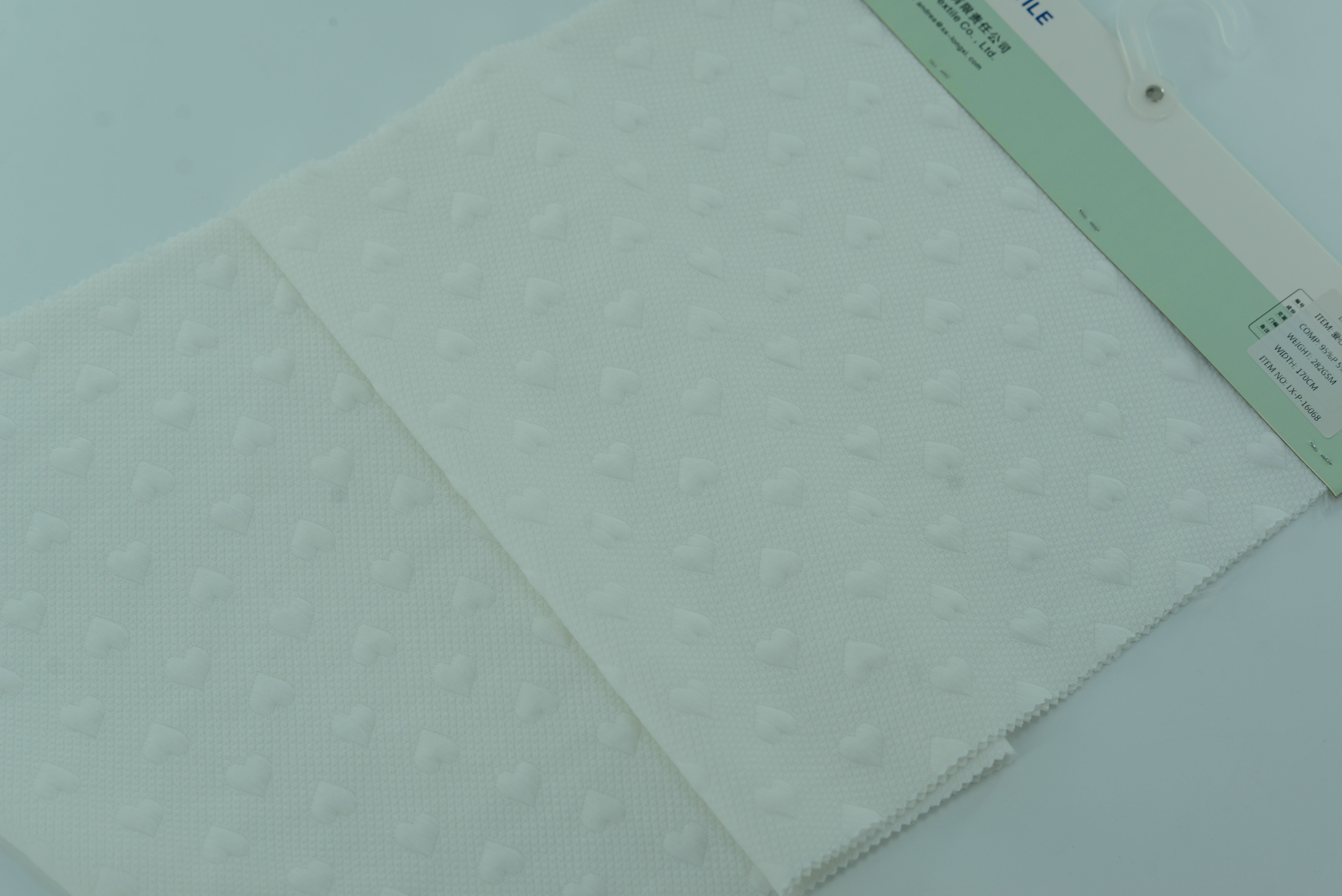 LX-P-16068 KNIT LOVING HEART JACQUARD