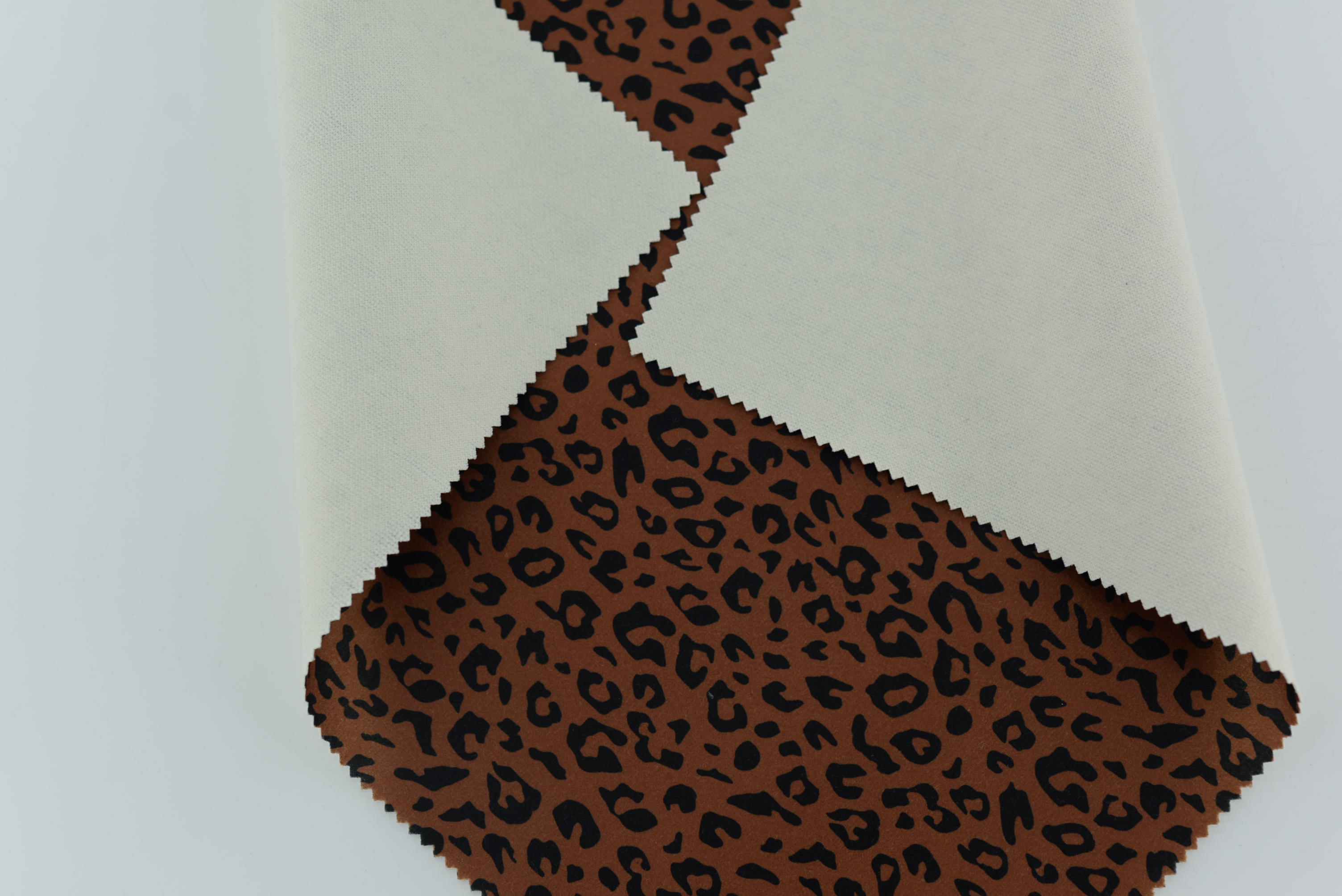 LX-P-18130 HEAVY KNIT BRUSH LEOPARD PRINT