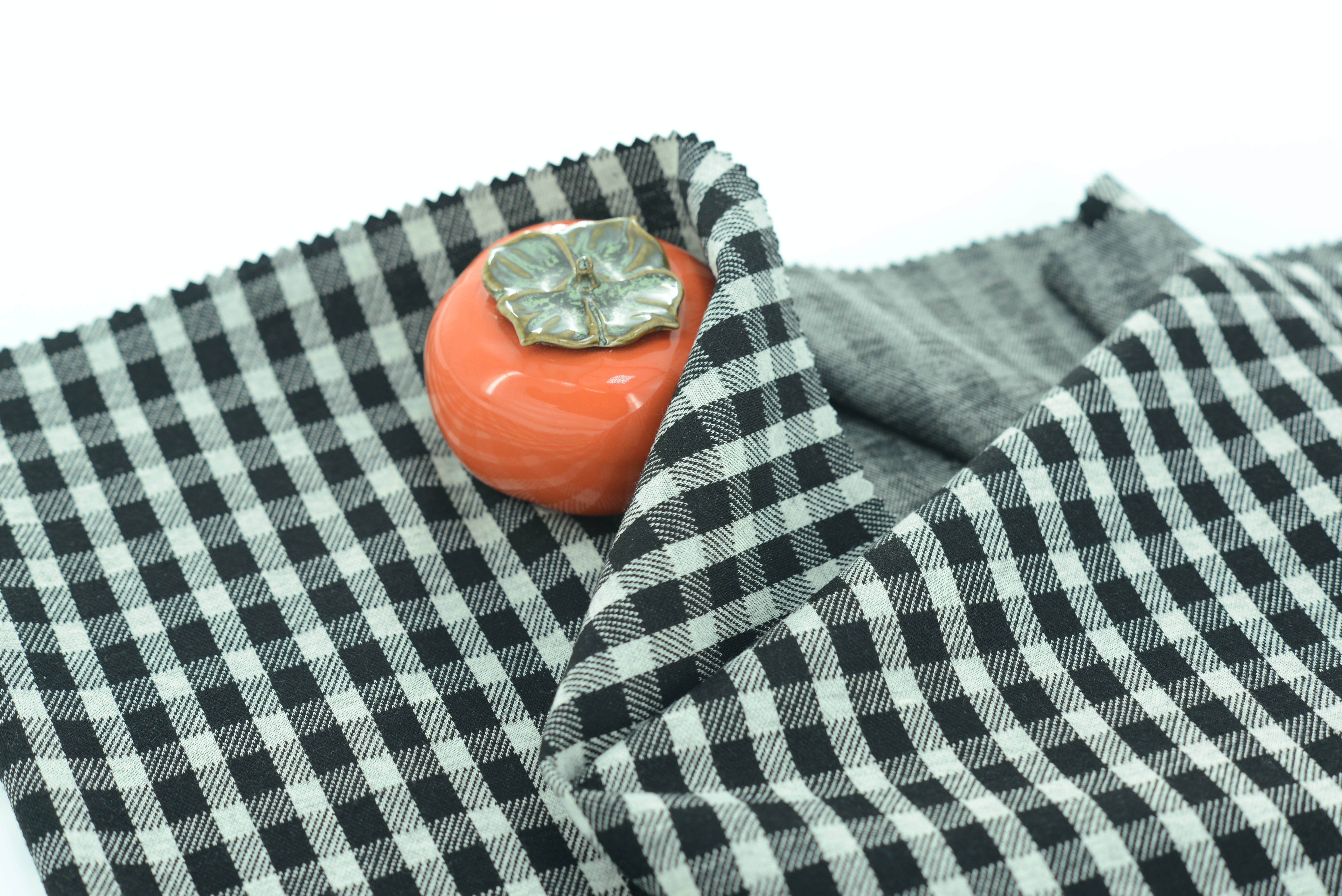 LX-P-16057 YARN DYE CHECK KNIT JACQUARD