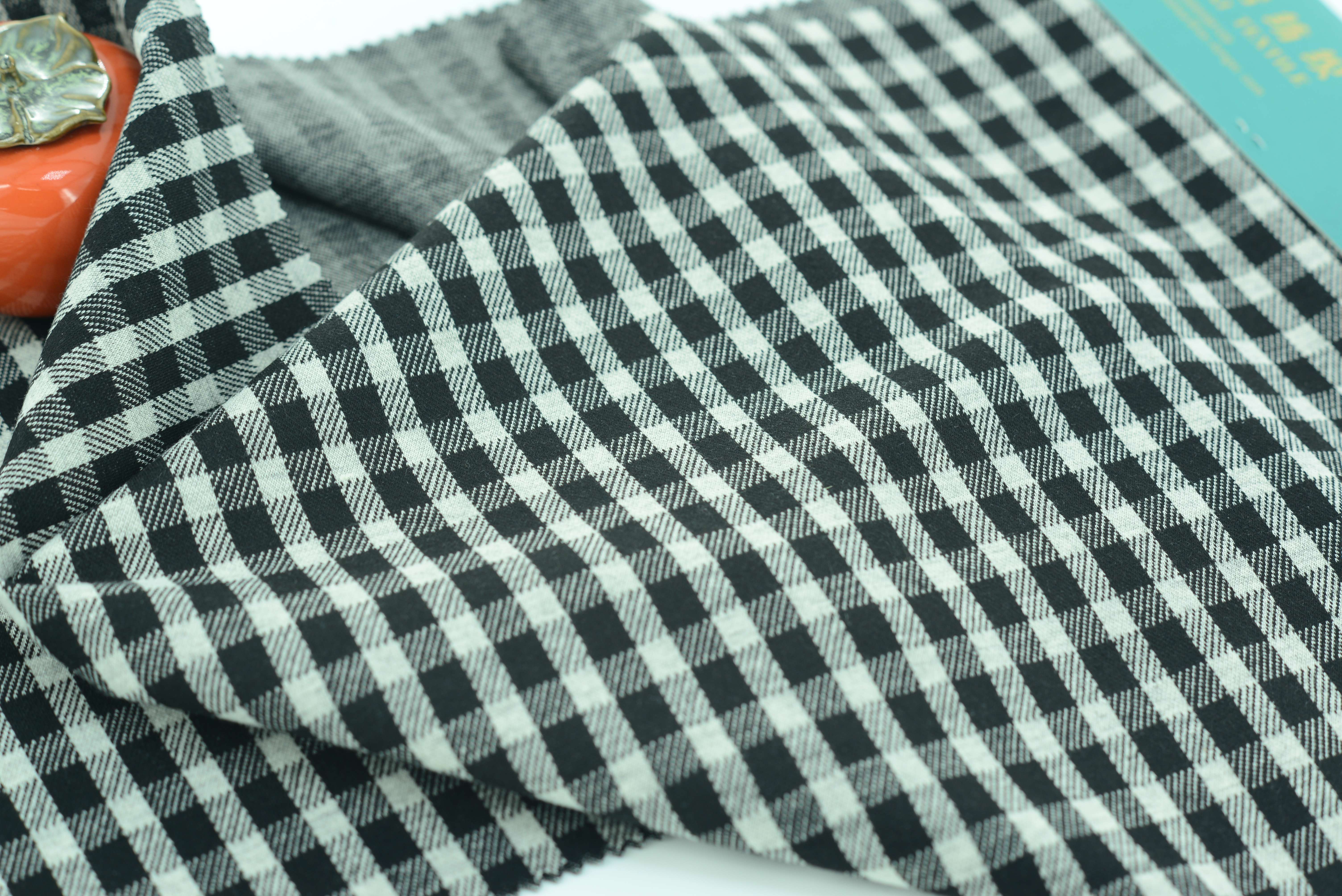 LX-P-16057 YARN DYE CHECK KNIT JACQUARD