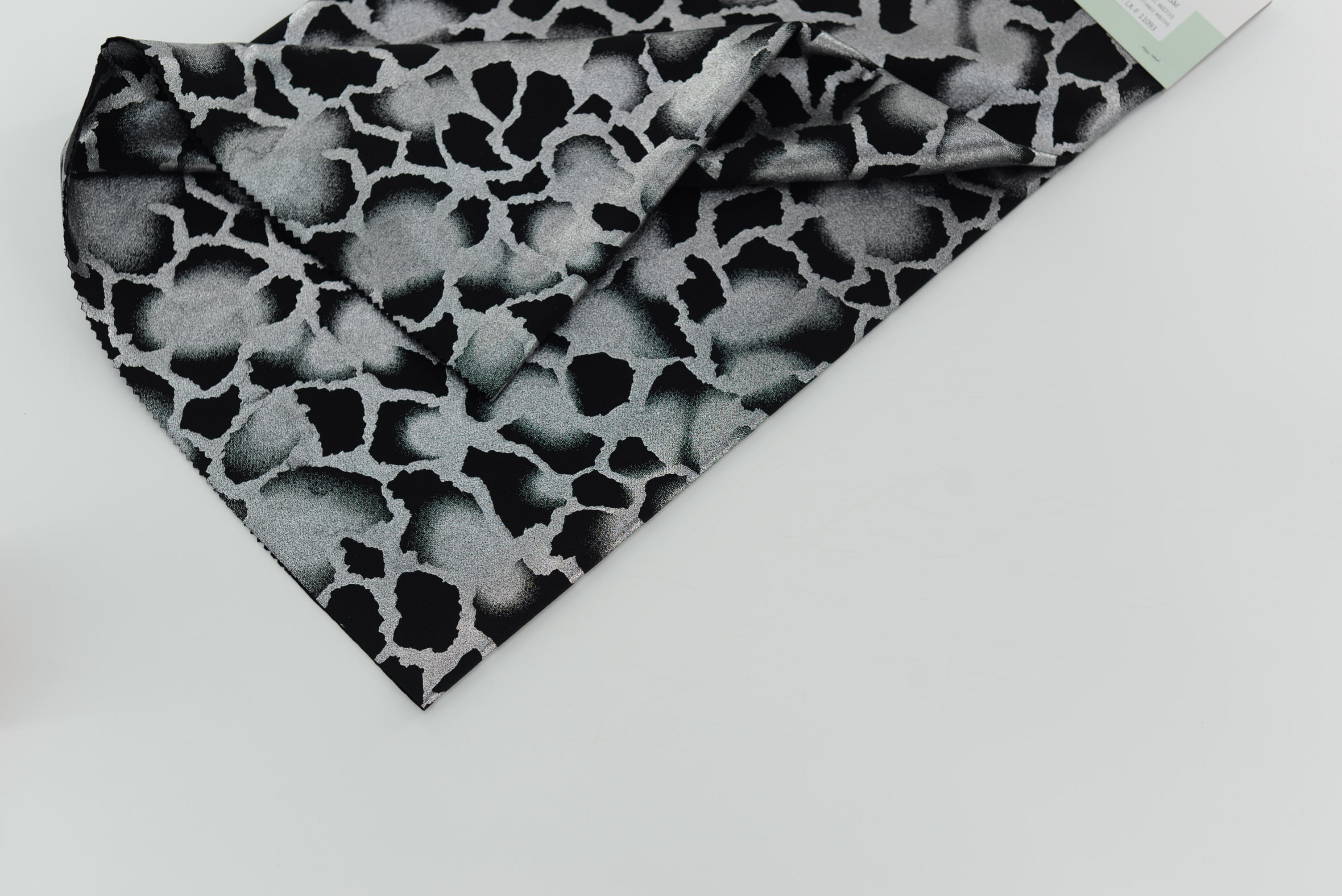 LX-F-11093 SCUBA CREPE BIG STONE FOIL