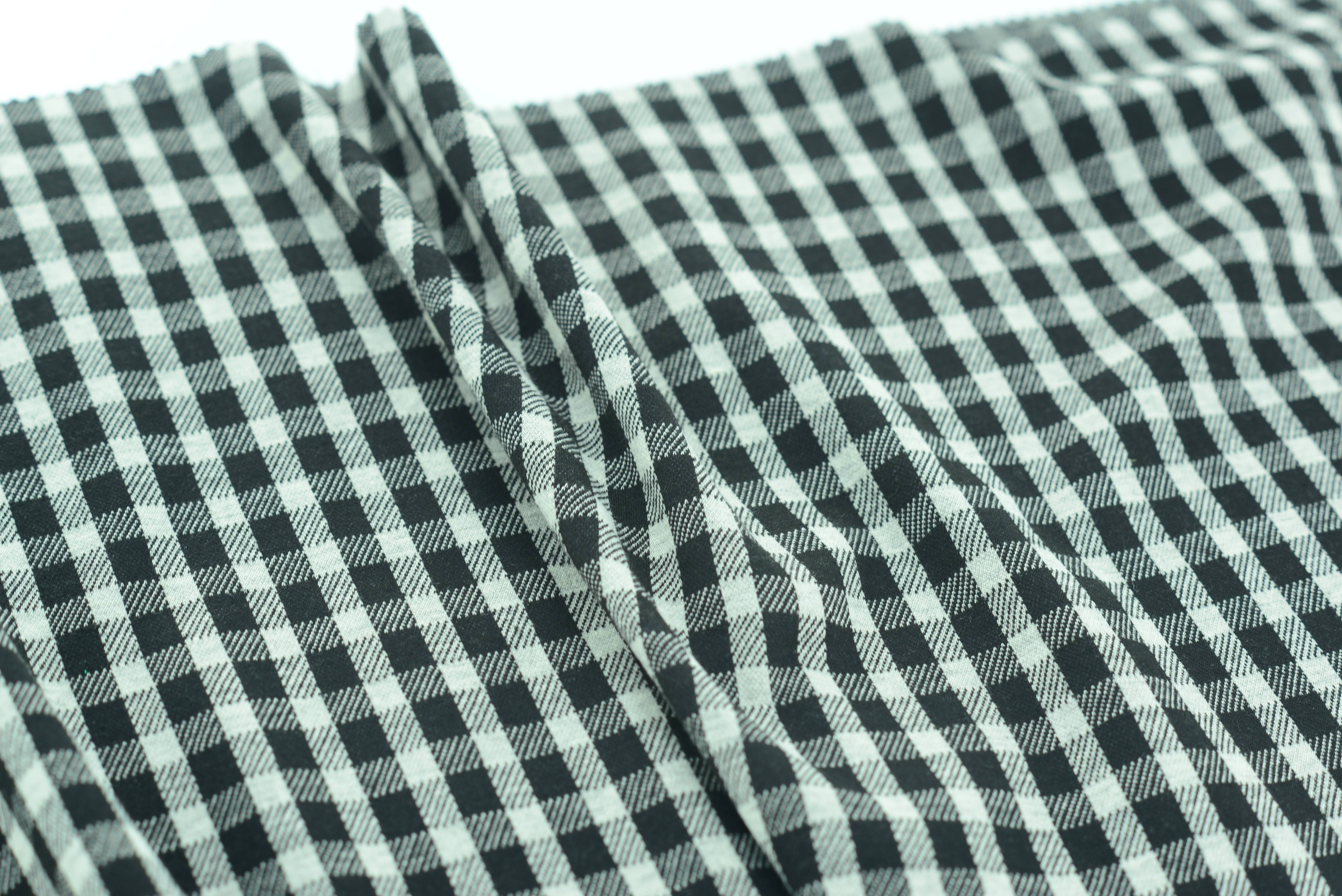 LX-P-16057 YARN DYE CHECK KNIT JACQUARD